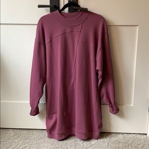 Oversized Sweatshirt w/ Pockets